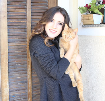 Foto de uma adolescente que fez um book de fotos
