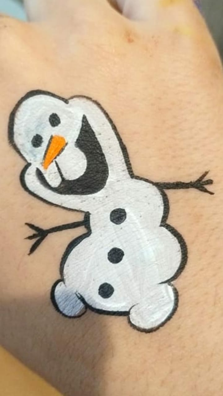foto pintura de mão boneco de neve