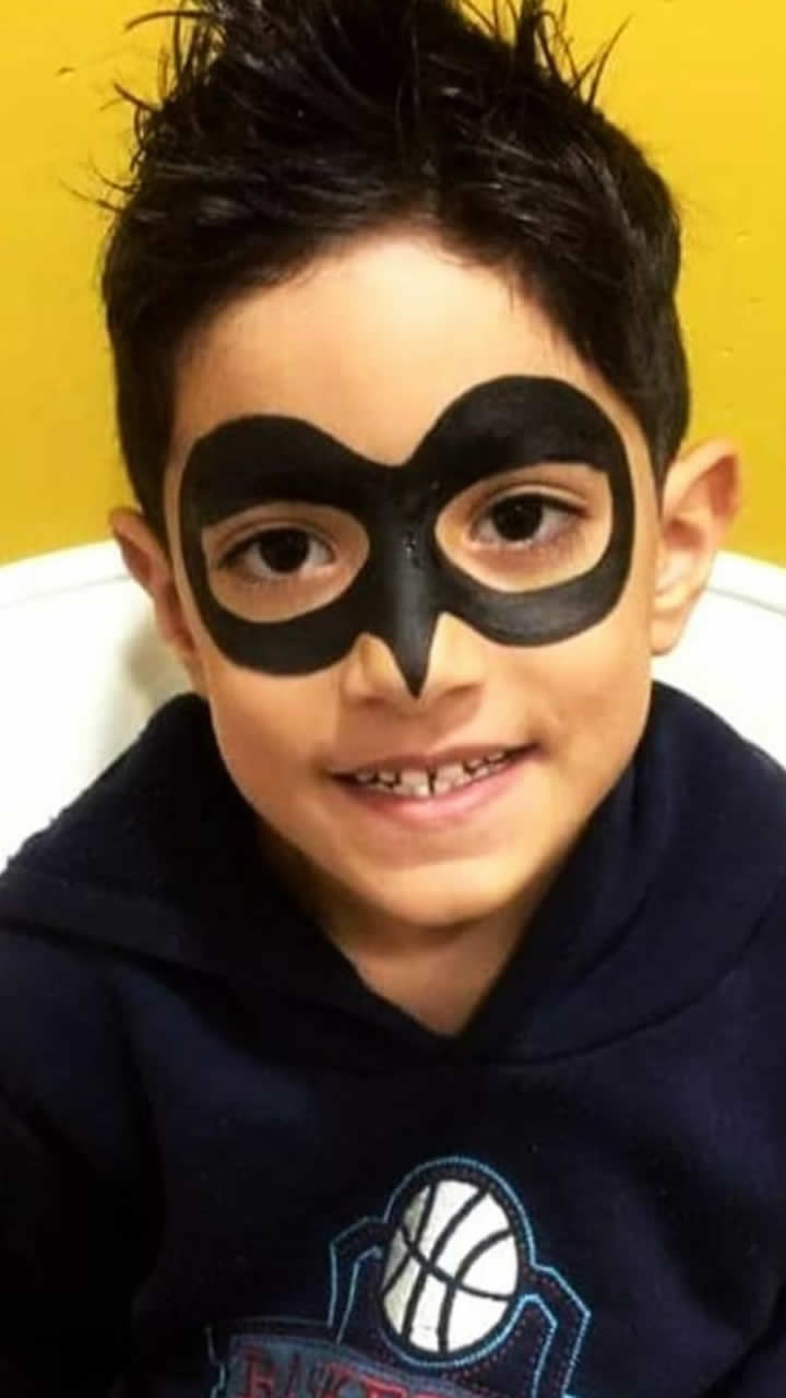 foto pintura facial batman