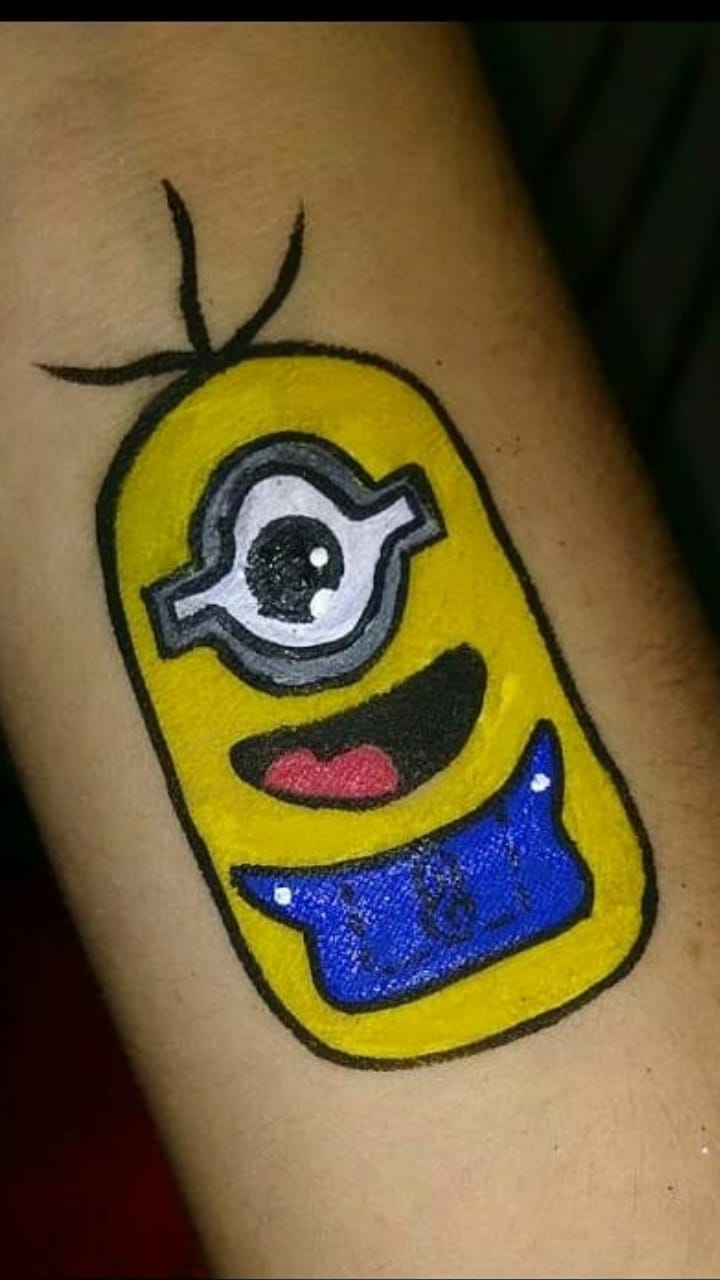 foto pintura de mão minions